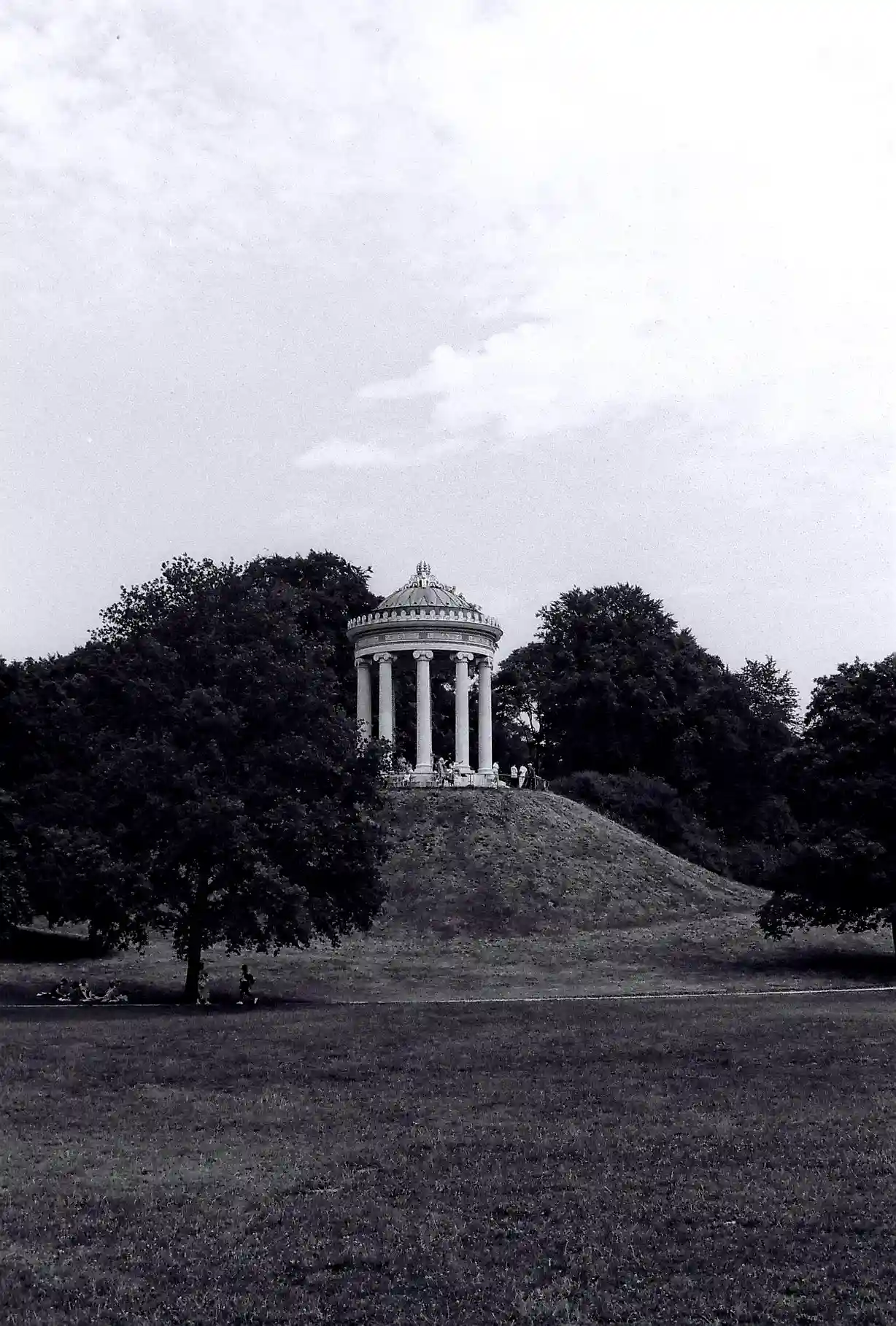 Munich - Shades of Bavaria photography by Raphael Krebs
