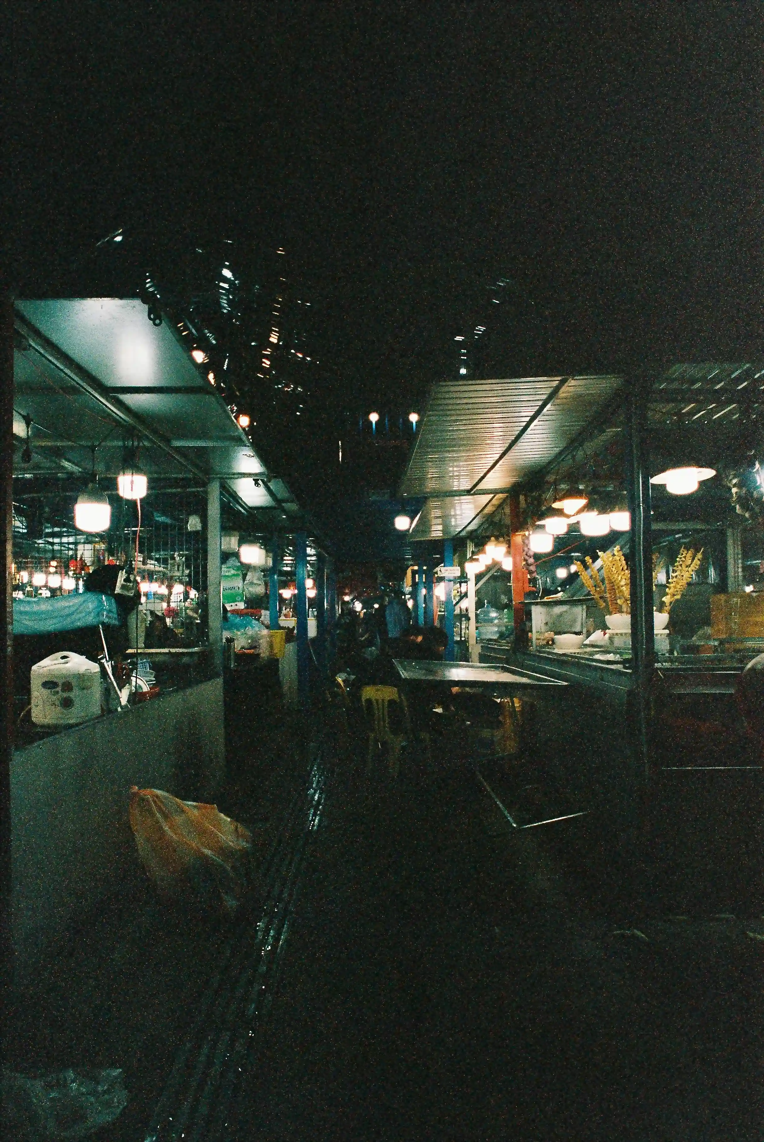 Vietnam - Midnight Streets photography by Raphael Krebs