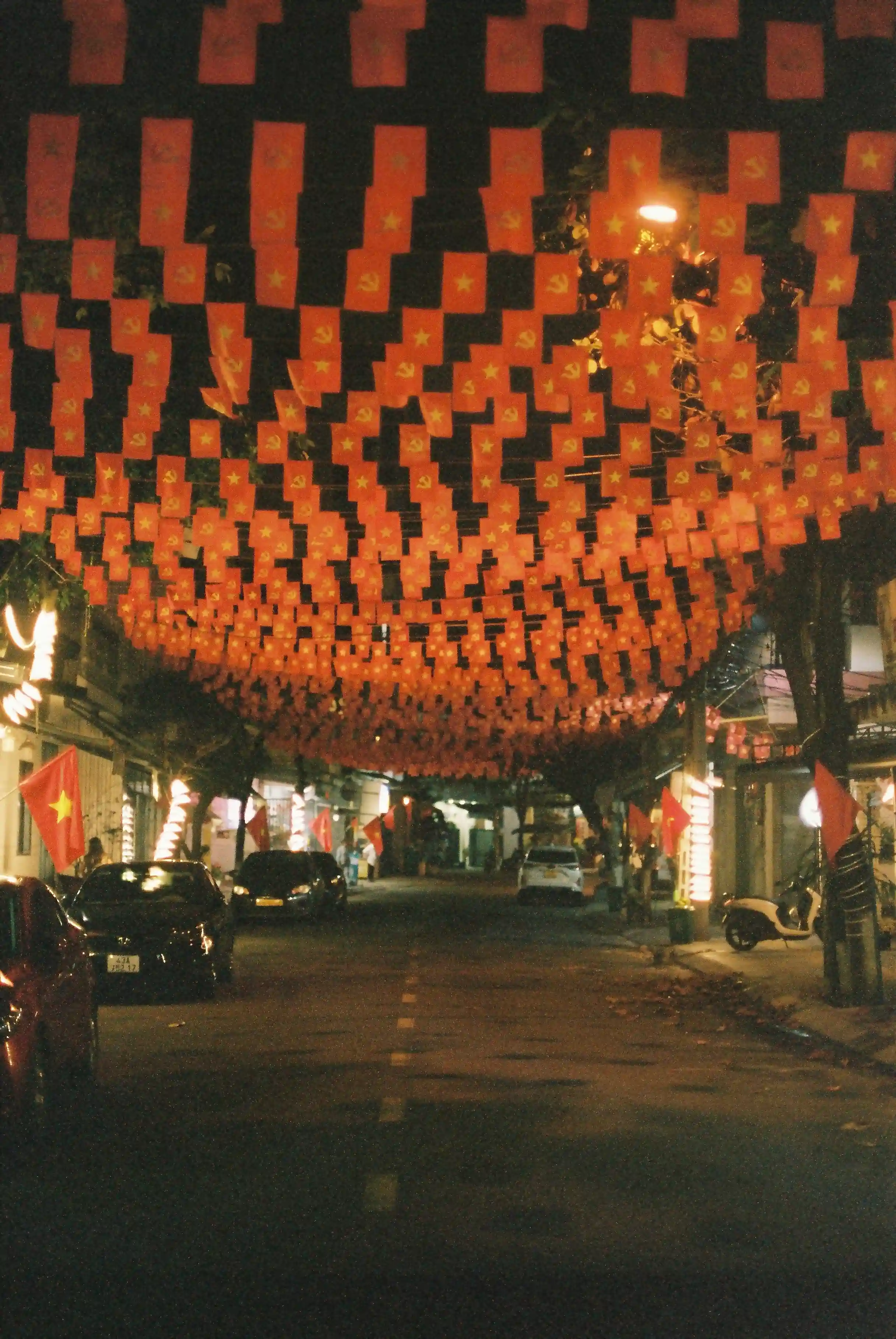 Vietnam - Midnight Streets photography by Raphael Krebs