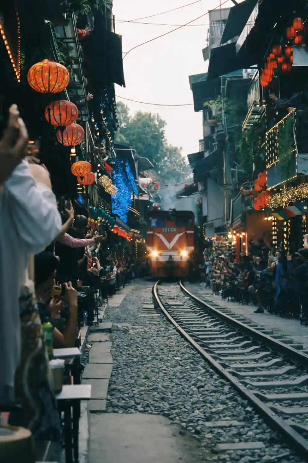 Vietnam - Midnight Streets photography by Raphael Krebs